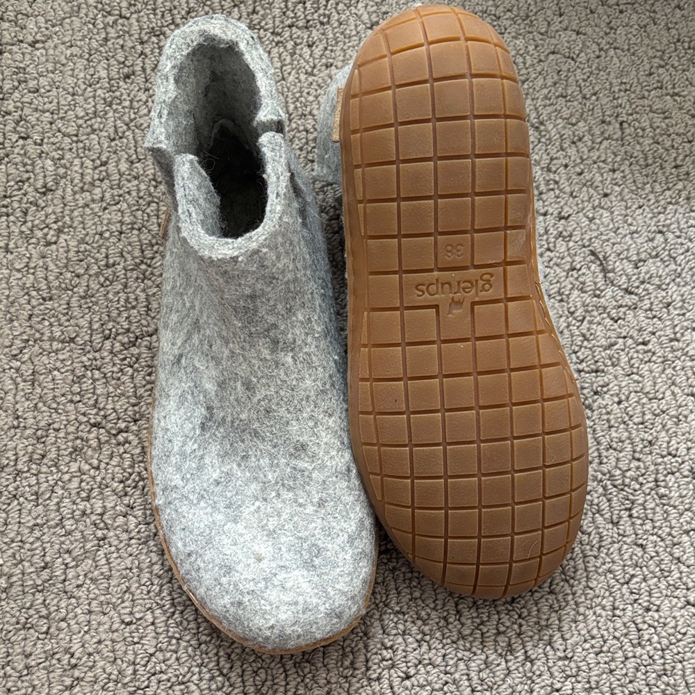 Glerups! Gray Felt Slippers with Brown Sole
